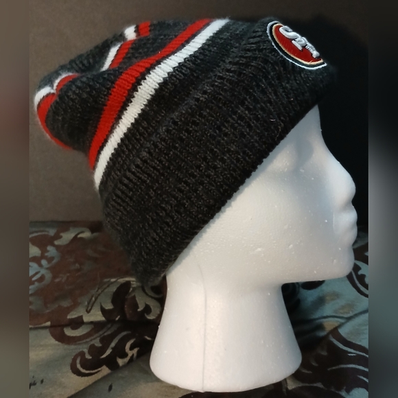 NWOT Unisex Black SF Logo Beanie - Picture 2 of 7